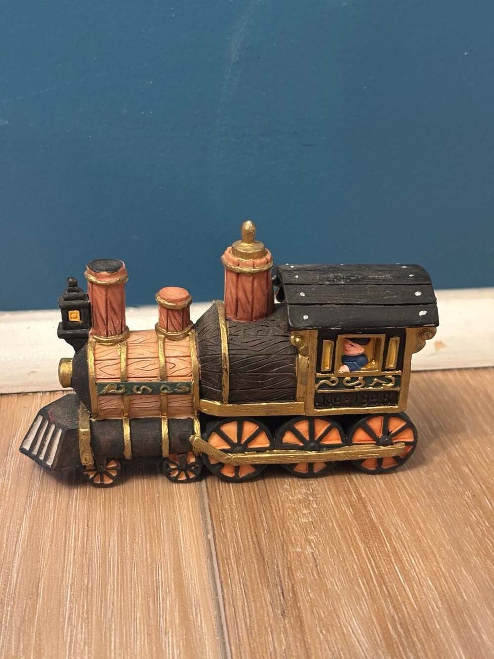 JCPenney Home Towne Express 1998 Collectible Christmas Train Engine